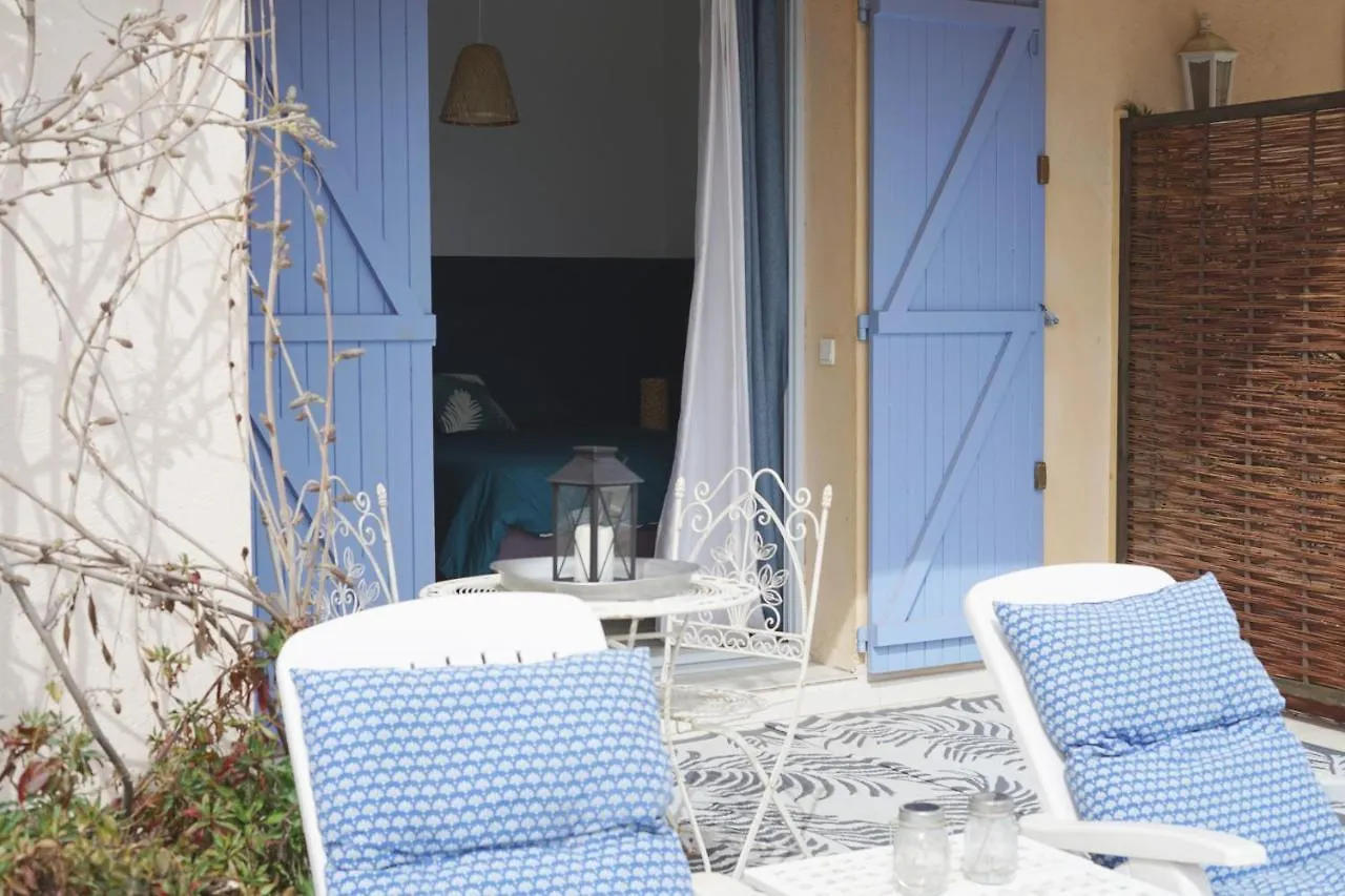 Les Volets Bleus Otel Spéracèdes