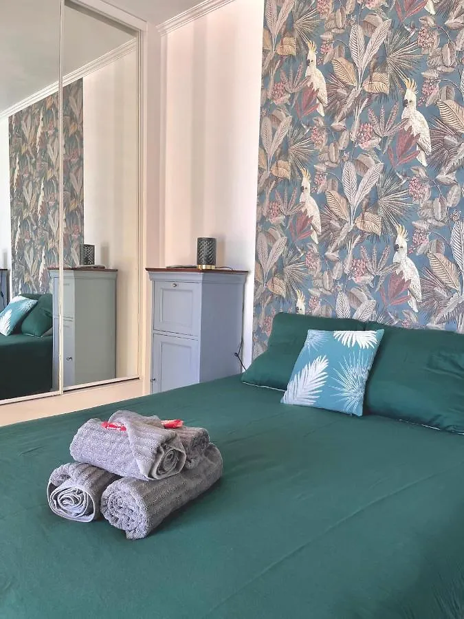 Les Volets Bleus Otel Spéracèdes Fransa