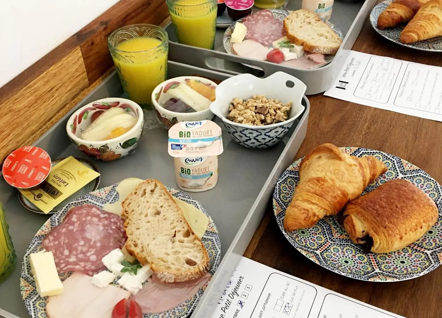Konukevi Les Volets Bleus Otel Spéracèdes