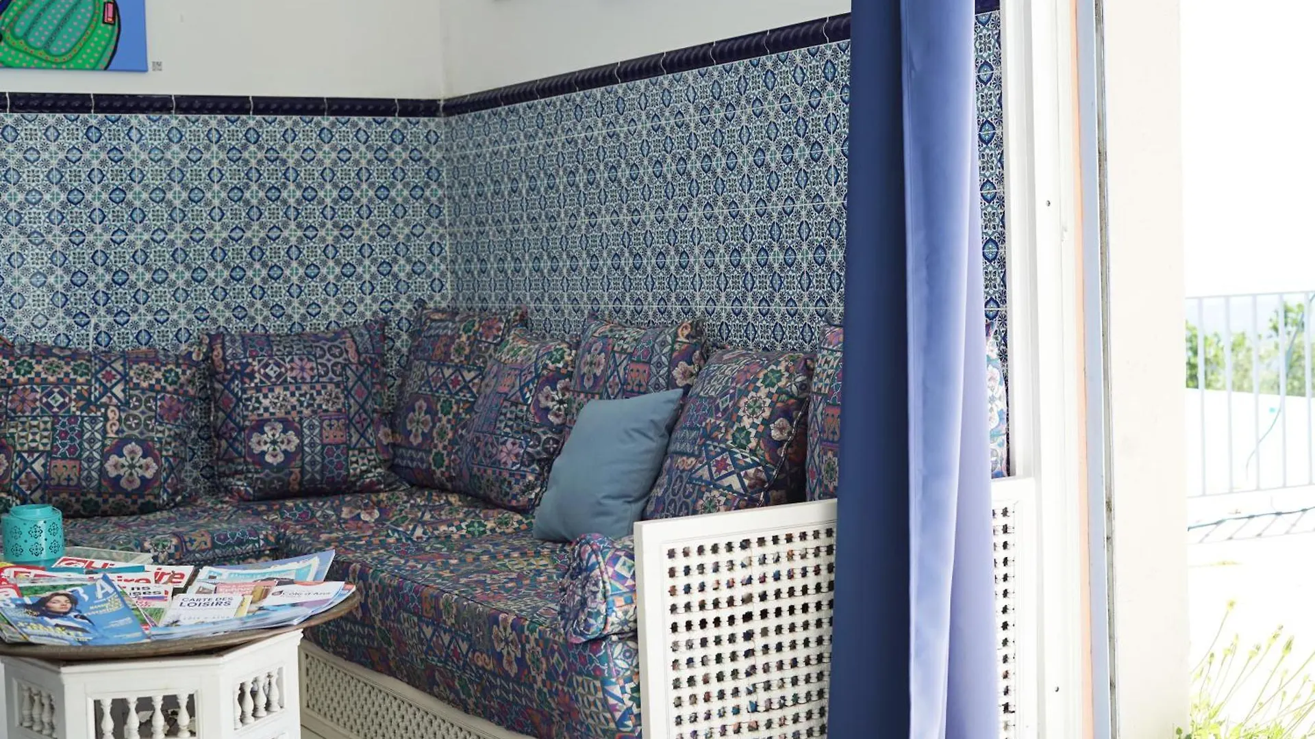 Konukevi Les Volets Bleus Otel Spéracèdes Fransa